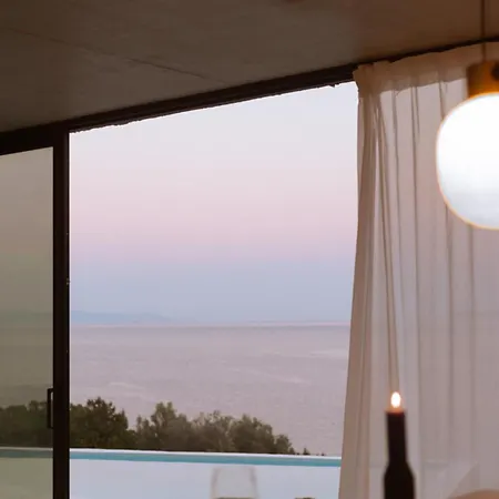 Laspi / Petres Villa Pefkali