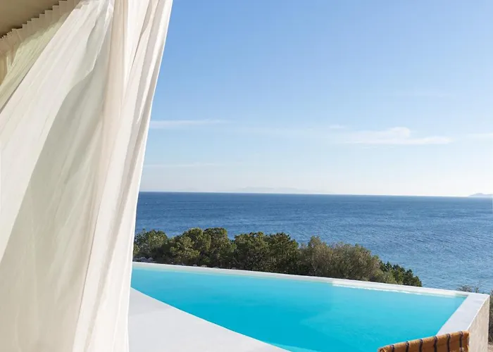 Villa Laspi / Petres Pefkali