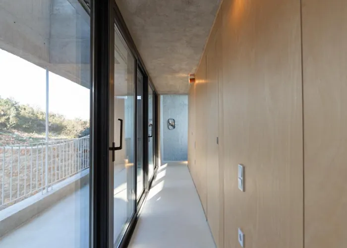 Villa Laspi / Petres *