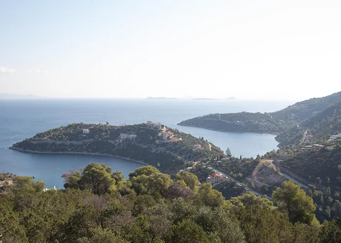 Villa Laspi / Petres