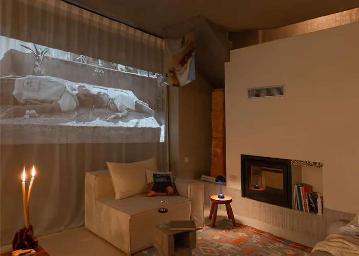 Villa Laspi / Petres *