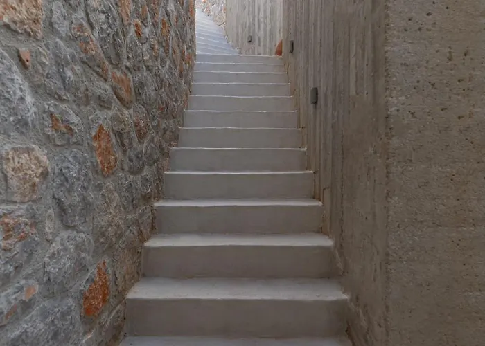 Villa Laspi / Petres Pefkali