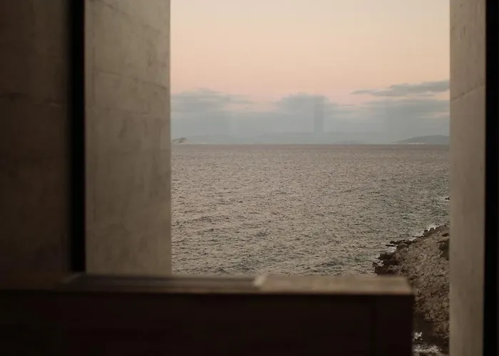 Villa Laspi / Petres *